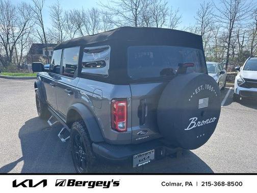 CARBONIZED GRAY METALLIC 2023 Ford Bronco Black Diamond