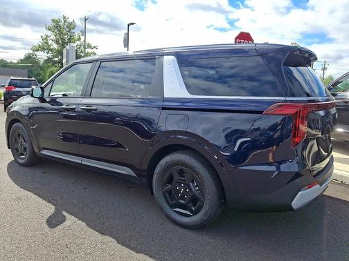 2026 Kia Carnival LX