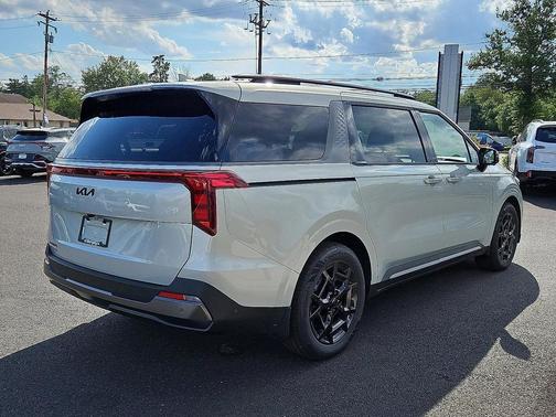 2026 Kia Carnival SX