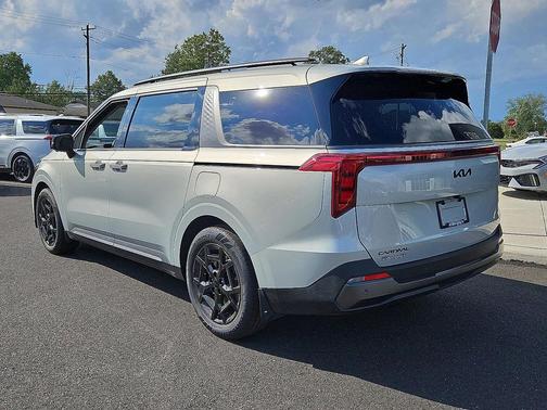 2026 Kia Carnival SX
