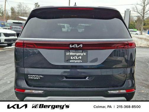 2023 Kia Carnival LX