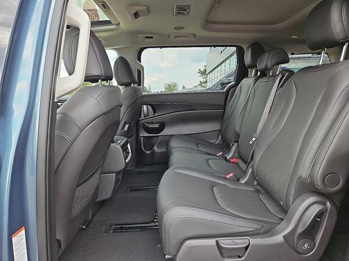2026 Kia Carnival SX
