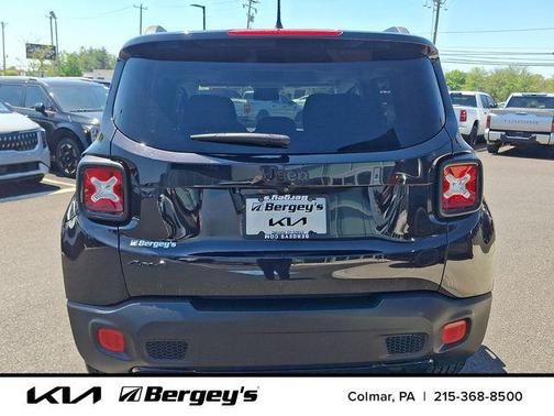 Carbon Black Metallic 2016 Jeep Renegade Latitude
