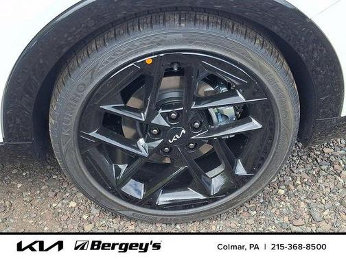 Snow White Pearl 2026 Kia K4 GT-Line Turbo