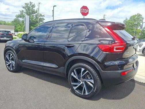 2021 Volvo XC40 T5 R-Design