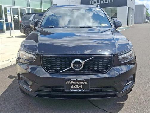 2021 Volvo XC40 T5 R-Design