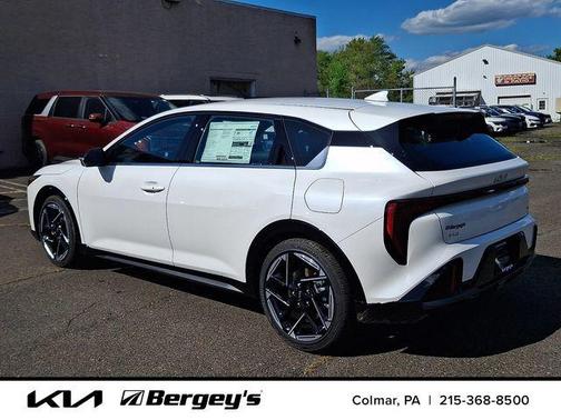 Snow White Pearl 2026 Kia K4 GT-Line