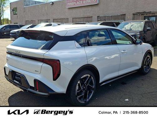 Snow White Pearl 2026 Kia K4 GT-Line