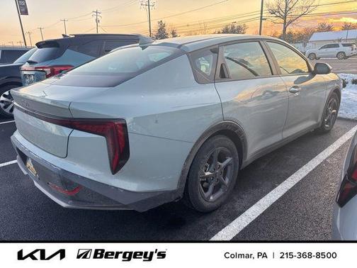 2025 Kia K4 LXS