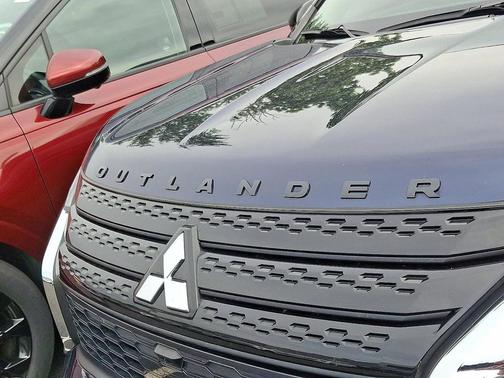 2022 Mitsubishi Outlander Black Edition S-AWC