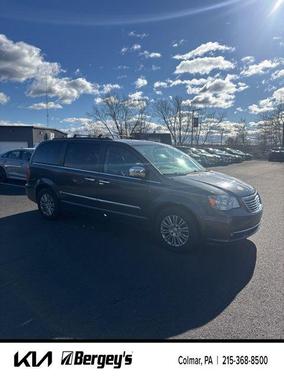 2015 Chrysler Town & Country Touring-L