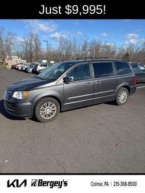 2015 Chrysler Town & Country Touring-L
