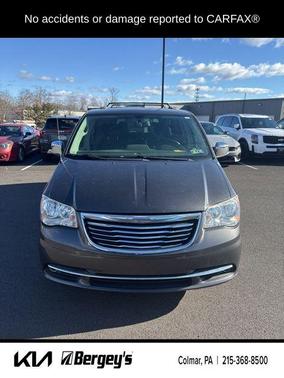 2015 Chrysler Town & Country Touring-L
