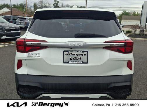 Snow White Pearl 2023 Kia Seltos LX