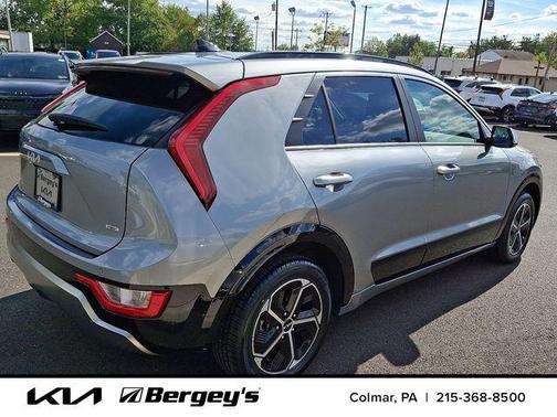 2023 Kia Niro SX