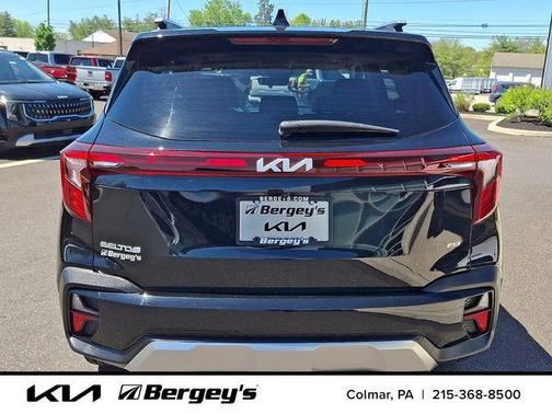 Fusion Black 2024 Kia Seltos EX