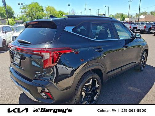 Fusion Black 2024 Kia Seltos EX
