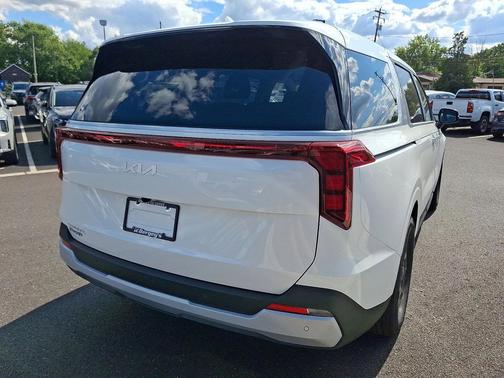 2026 Kia Carnival LX