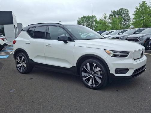 2022 Volvo XC40 Recharge Pure Electric P8 Twin Plus