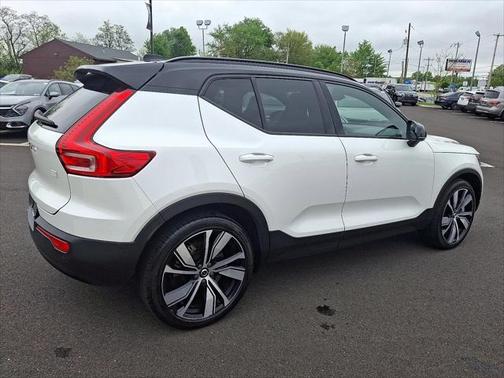 2022 Volvo XC40 Recharge Pure Electric P8 Twin Plus