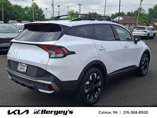 Glacial White Pearl 2024 Kia Sportage X-Line