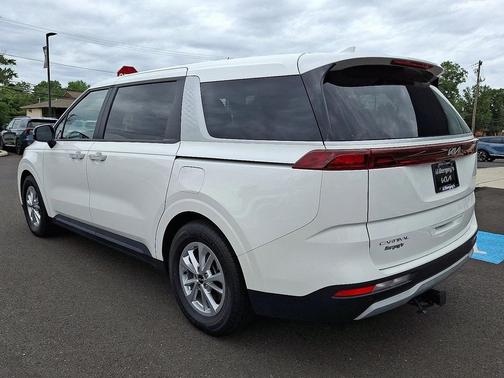 2023 Kia Carnival LX