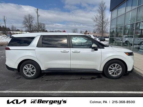 2024 Kia Carnival LX