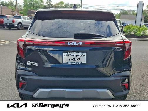 Fusion Black 2026 Kia Seltos LX