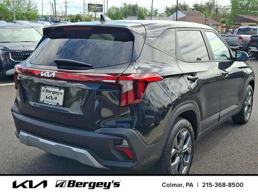 Fusion Black 2026 Kia Seltos LX
