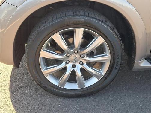 2013 INFINITI QX56 Base