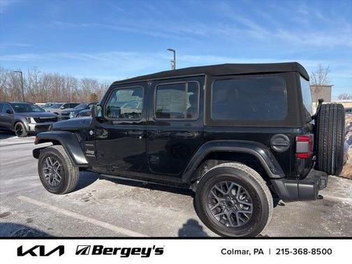 2024 Jeep Wrangler 4-Door Sahara 4x4