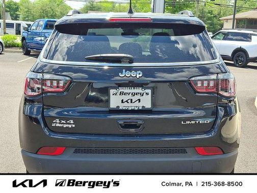 Diamond Black Crystal Pearlcoat 2023 Jeep Compass Limited