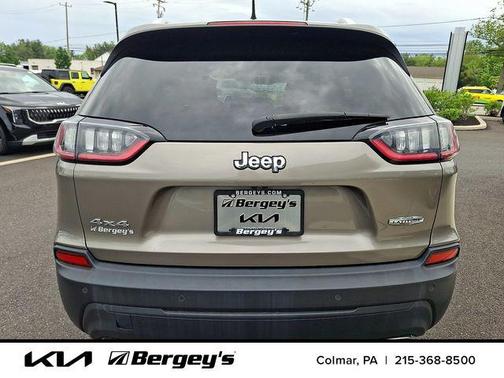 Light Brownstone Pearlcoat 2019 Jeep Cherokee Latitude Plus