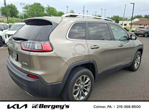 Light Brownstone Pearlcoat 2019 Jeep Cherokee Latitude Plus