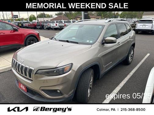 Light Brownstone Pearlcoat 2019 Jeep Cherokee Latitude Plus