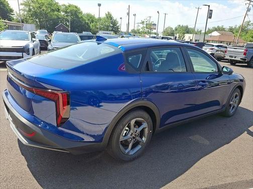 2025 Kia K4 LXS