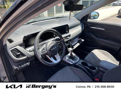 Steel Gray 2024 Kia Seltos LX