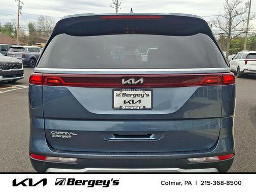 2024 Kia Carnival EX
