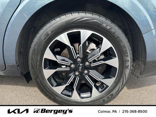 2024 Kia Carnival EX