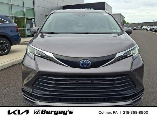 Predawn Gray Mica 2021 Toyota Sienna LE