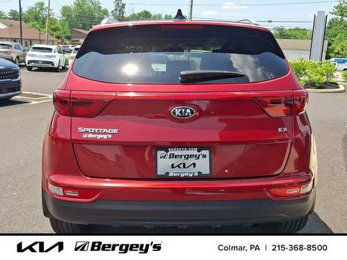 Hyper Red 2017 Kia Sportage EX