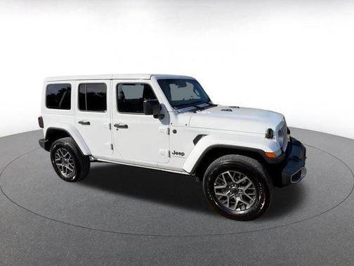 2025 Jeep Wrangler 4-Door Sahara 4x4