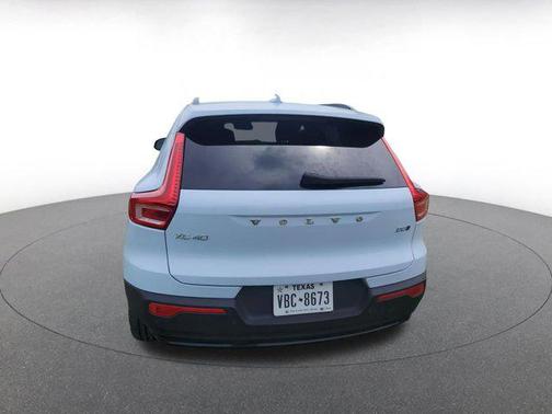 2024 Volvo XC40 CORE