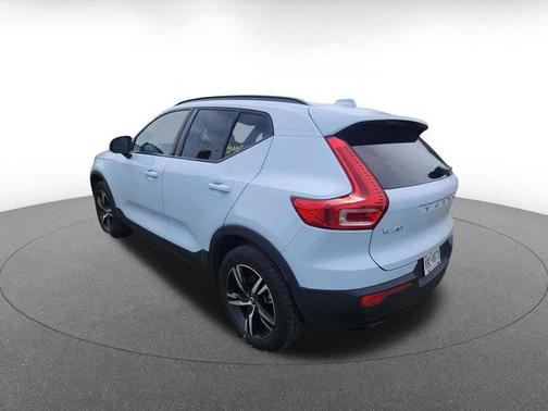 2024 Volvo XC40 CORE