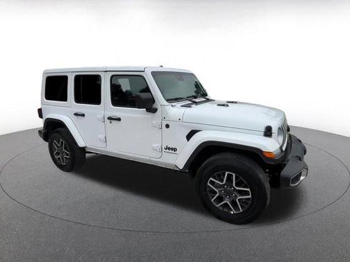 2025 Jeep Wrangler 4-Door Sahara 4x4