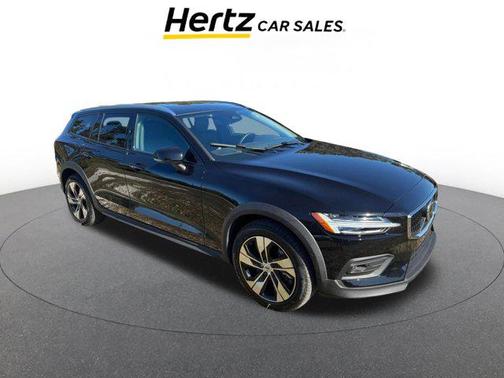 2025 Volvo V60 Cross Country B5 Plus