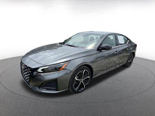 2025 Nissan Altima SR FWD