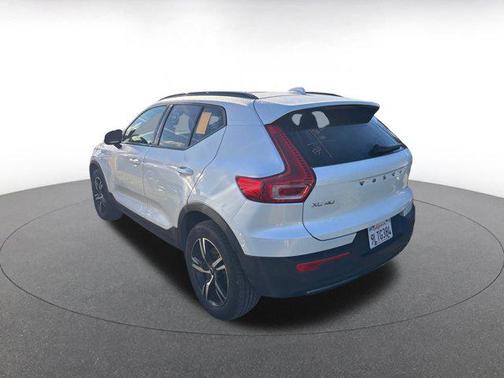 2024 Volvo XC40 CORE