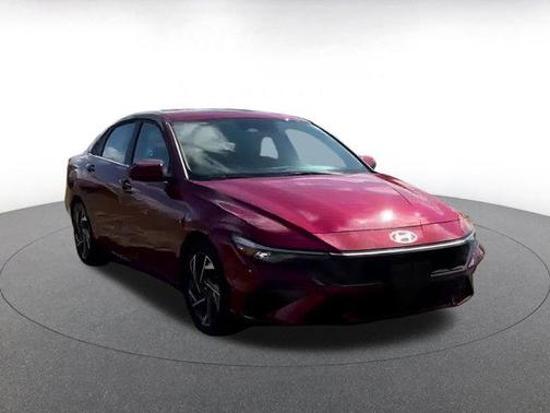 2025 Hyundai ELANTRA SEL