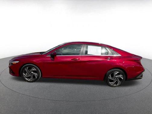 2025 Hyundai ELANTRA SEL